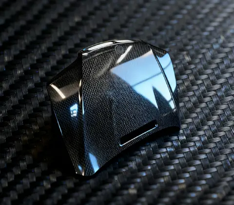 Капот из углепластика